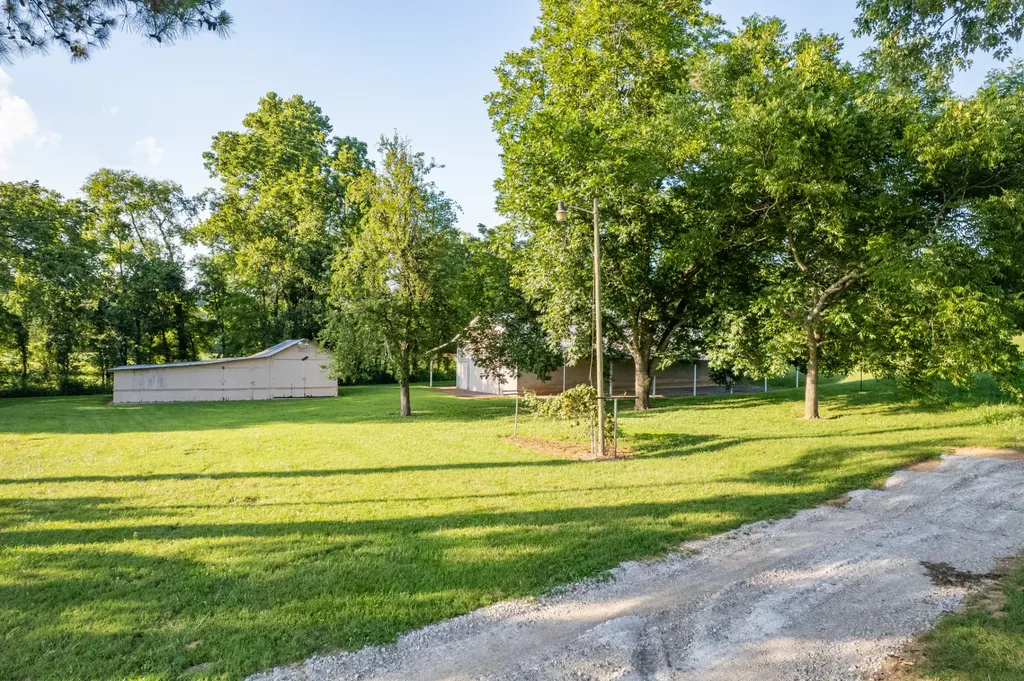 1 Santa Fe Pike Columbia TN 38401