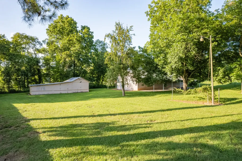 1 Santa Fe Pike Columbia TN 38401