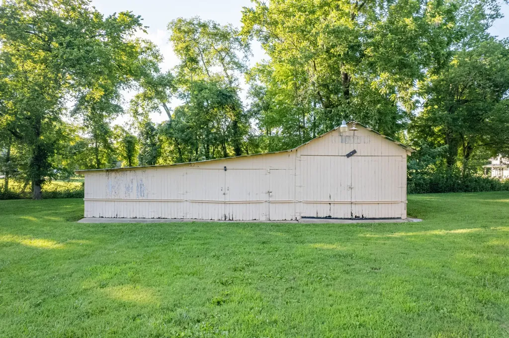 1 Santa Fe Pike Columbia TN 38401