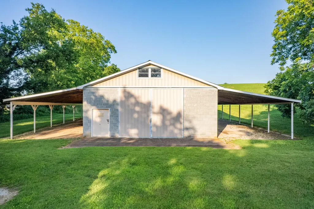 1 Santa Fe Pike Columbia TN 38401