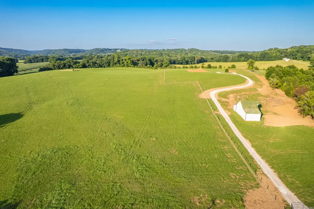 2 Santa Fe Pike Columbia TN 38401