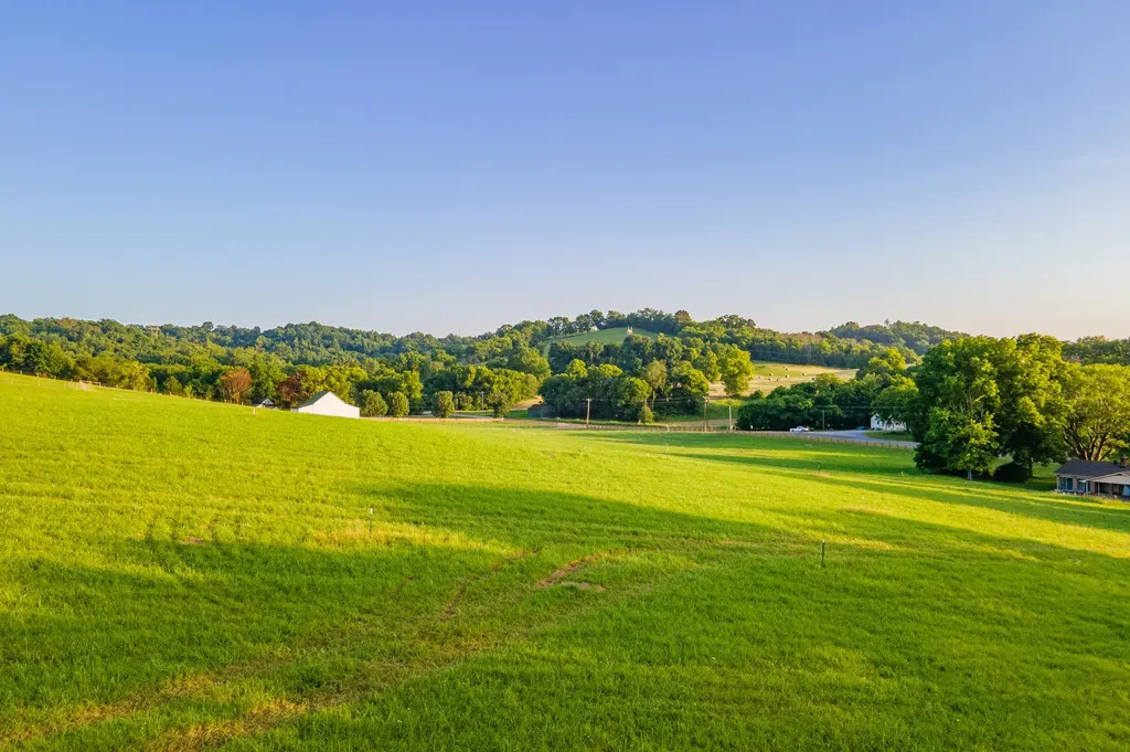 2 Santa Fe Pike Columbia TN 38401