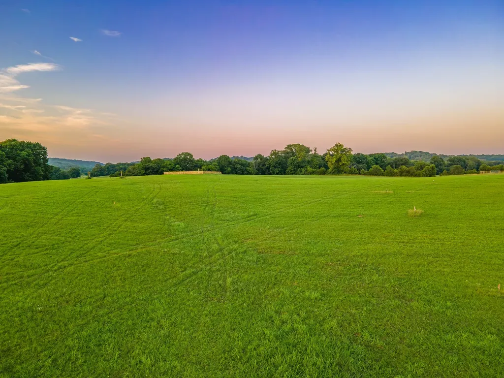 2 Santa Fe Pike Columbia TN 38401