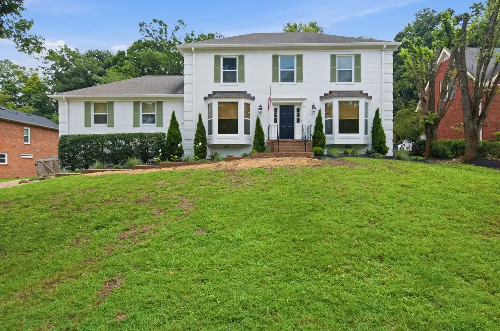 8005 Montcastle Drive Nashville TN 37221