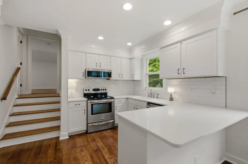 8005 Montcastle Drive Nashville TN 37221