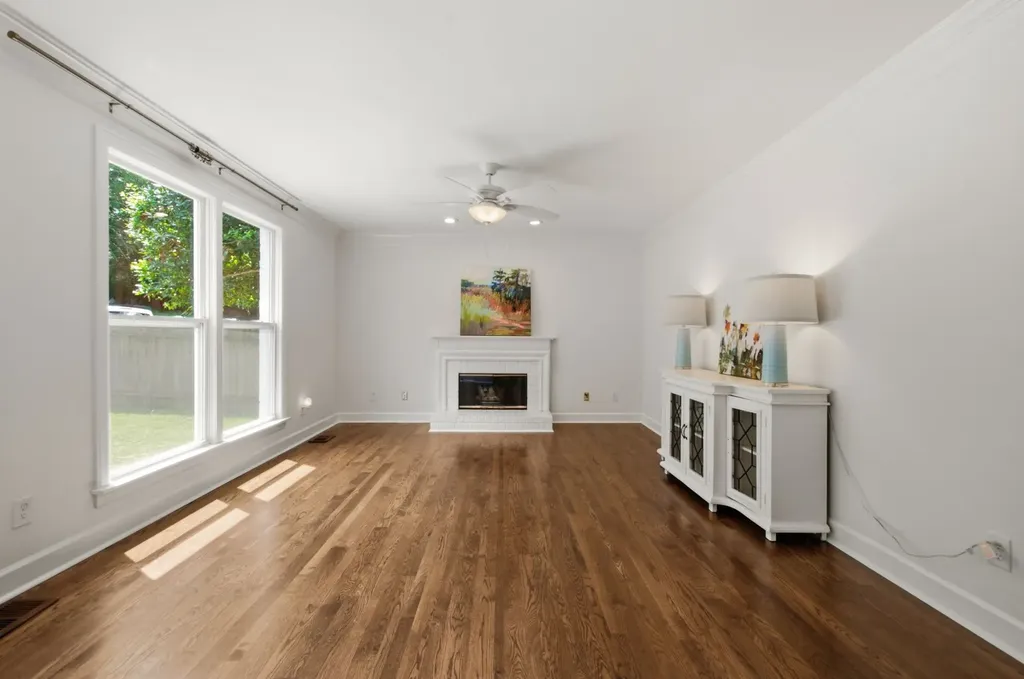 8005 Montcastle Drive Nashville TN 37221