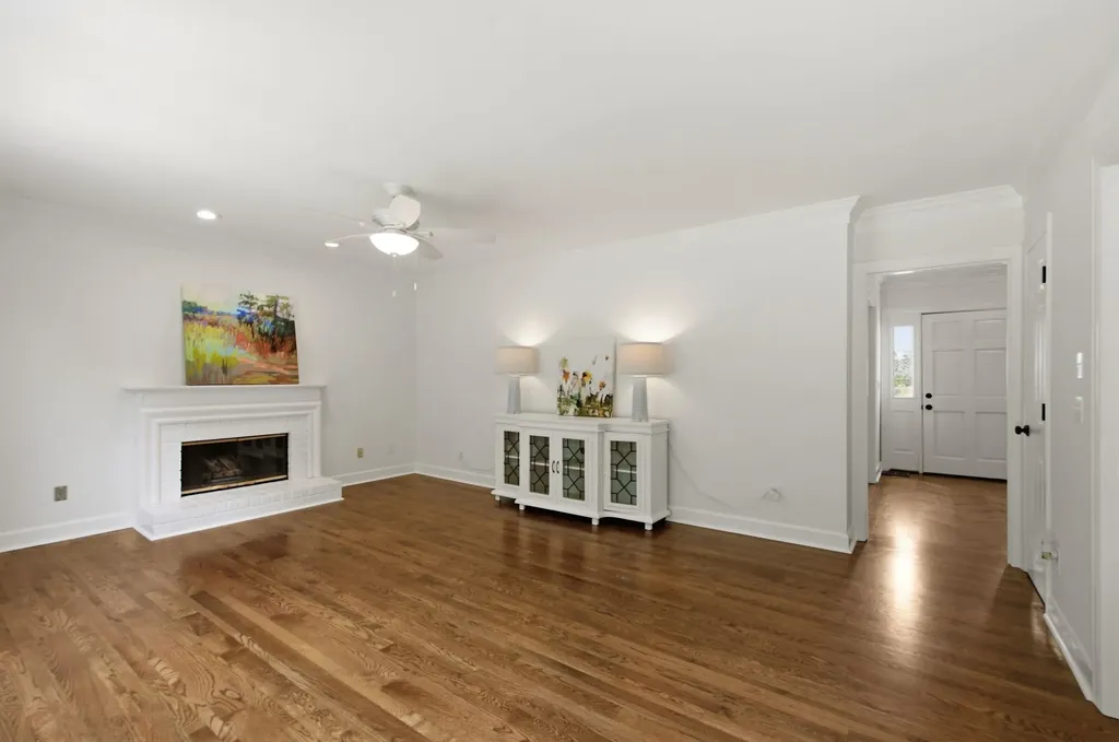 8005 Montcastle Drive Nashville TN 37221