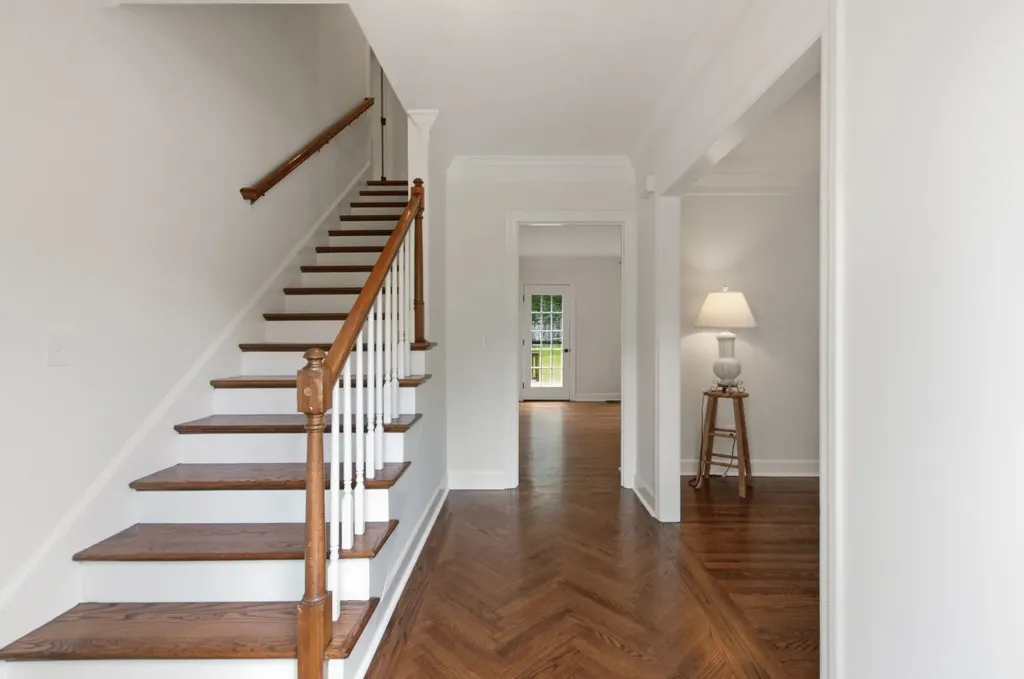 8005 Montcastle Drive Nashville TN 37221