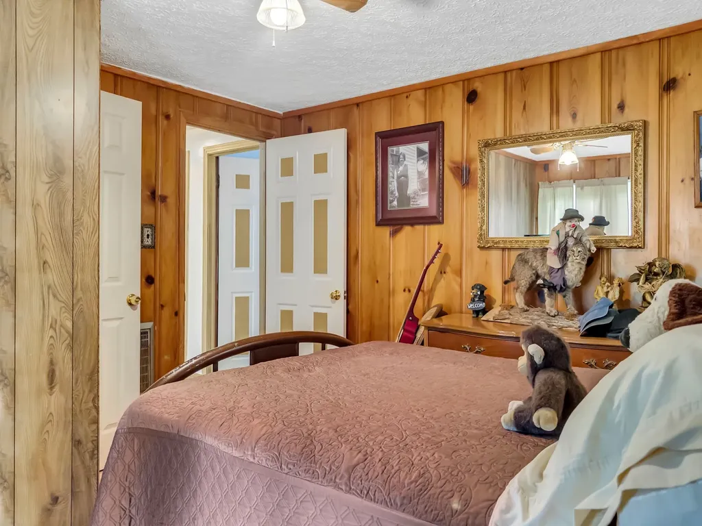 5000 Highway 100 Lyles TN 37098