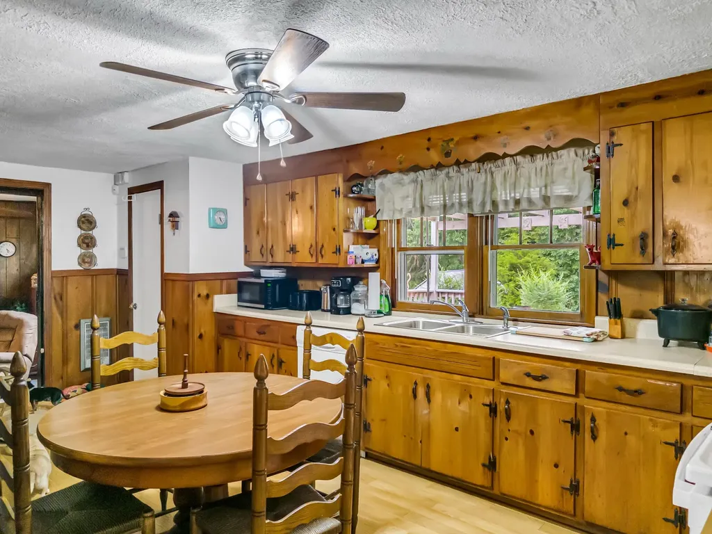5000 Highway 100 Lyles TN 37098