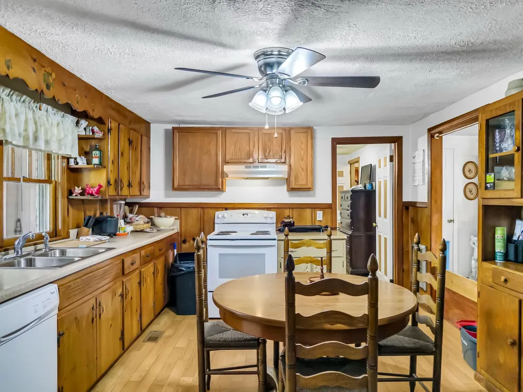 5000 Highway 100 Lyles TN 37098