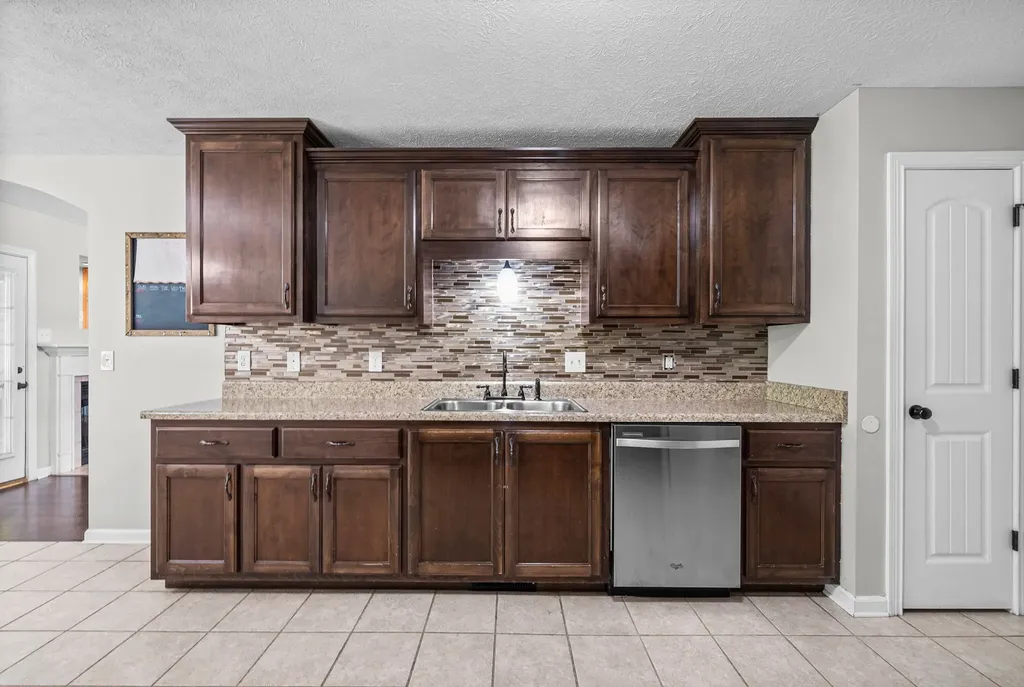 1176 Freedom Drive Clarksville TN 37042
