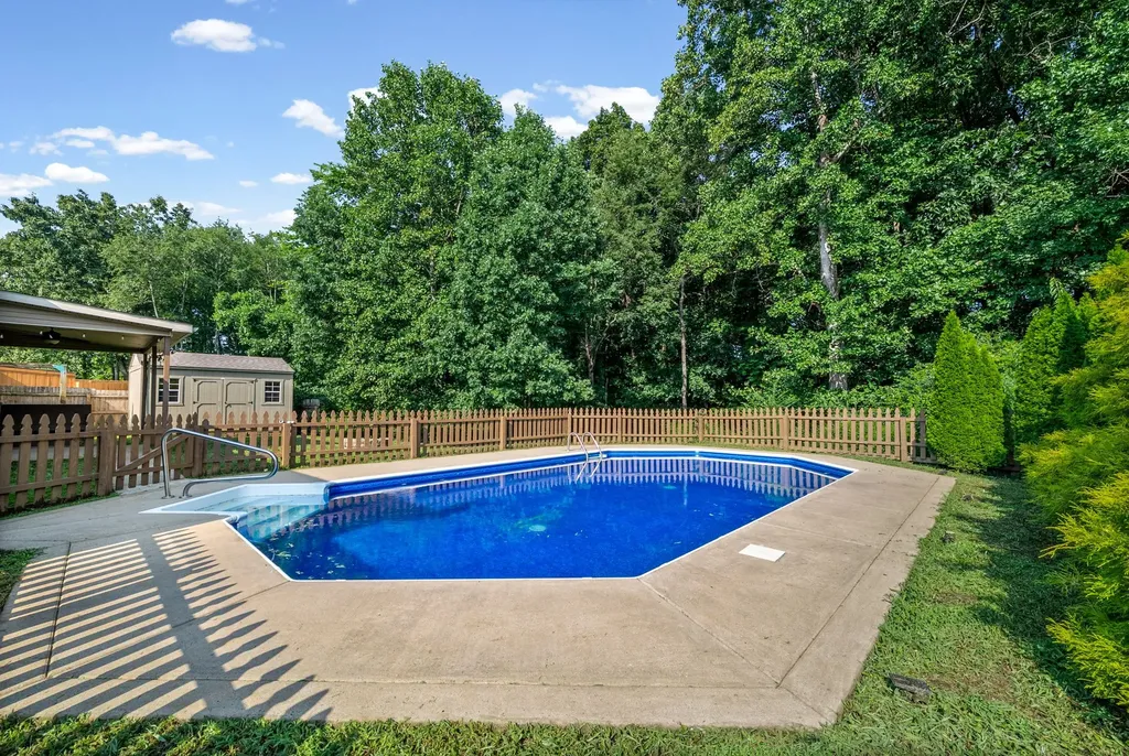 1176 Freedom Drive Clarksville TN 37042