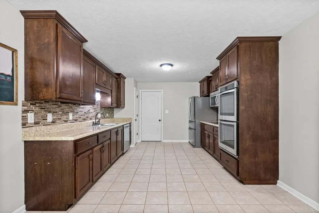 1176 Freedom Drive Clarksville TN 37042