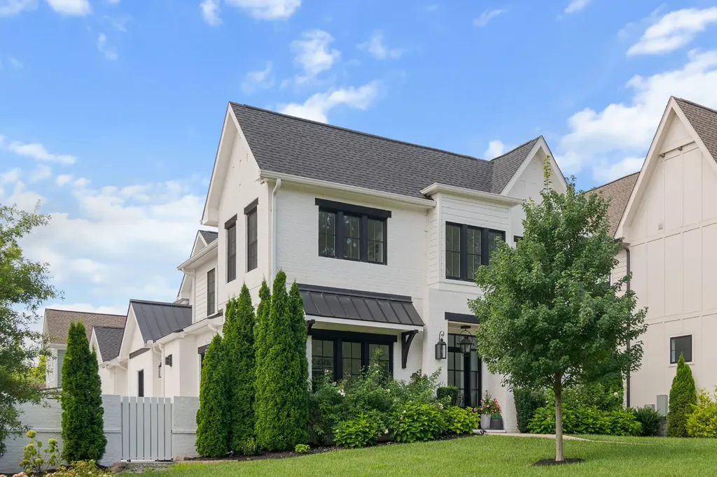 1715 Hillmont Drive Nashville TN 37215
