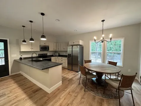 2220 Sarvisberry Place Monteagle TN 37356
