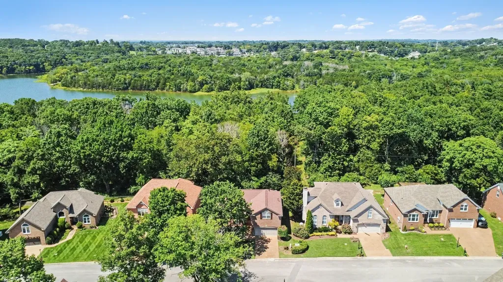 4844 Peninsula Pointe Drive Hermitage TN 37076