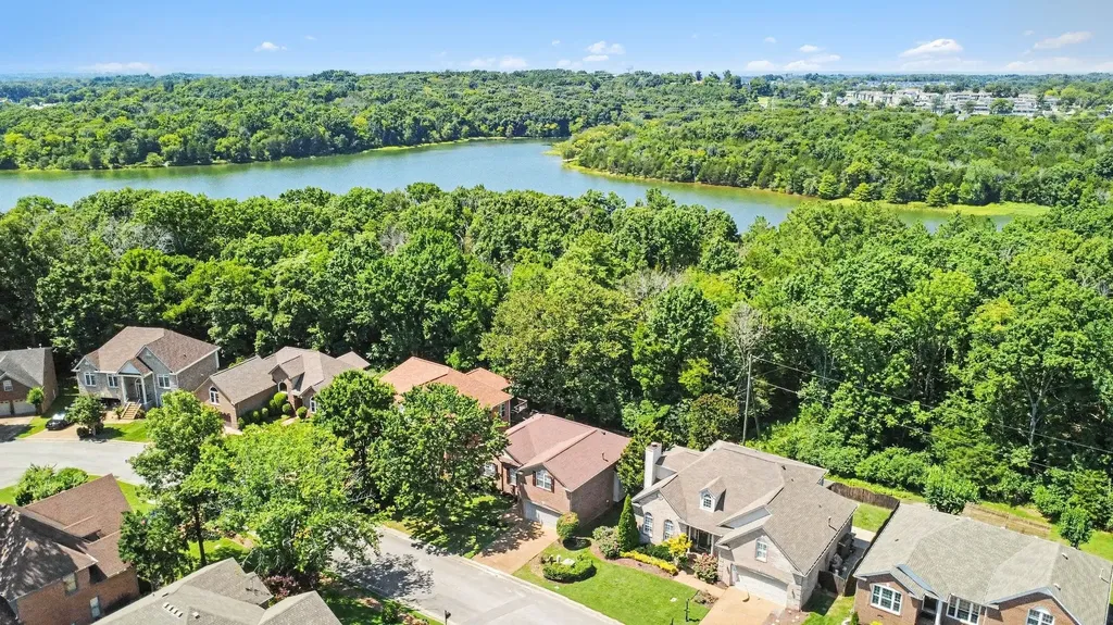 4844 Peninsula Pointe Drive Hermitage TN 37076
