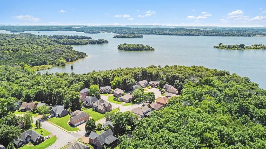 4844 Peninsula Pointe Drive Hermitage TN 37076