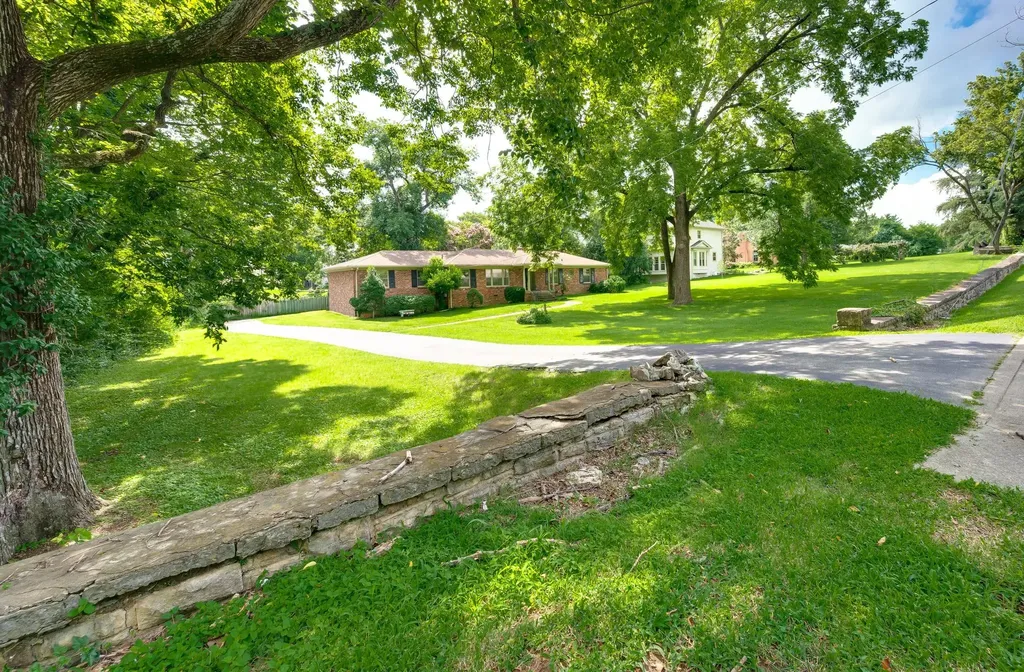 4422 Granny White Pike Nashville TN 37204