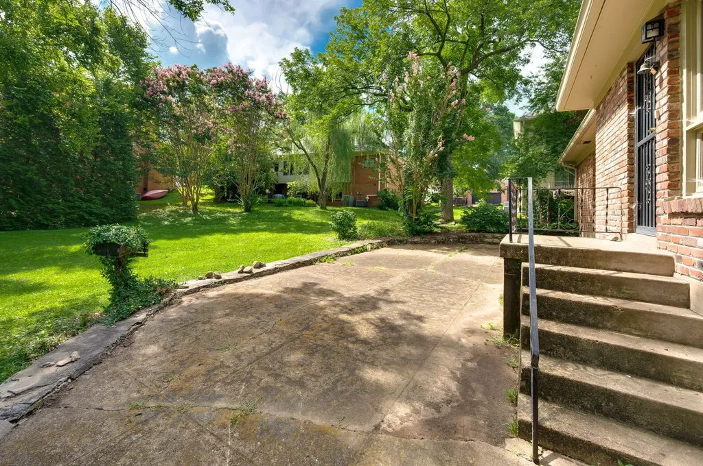 4422 Granny White Pike Nashville TN 37204