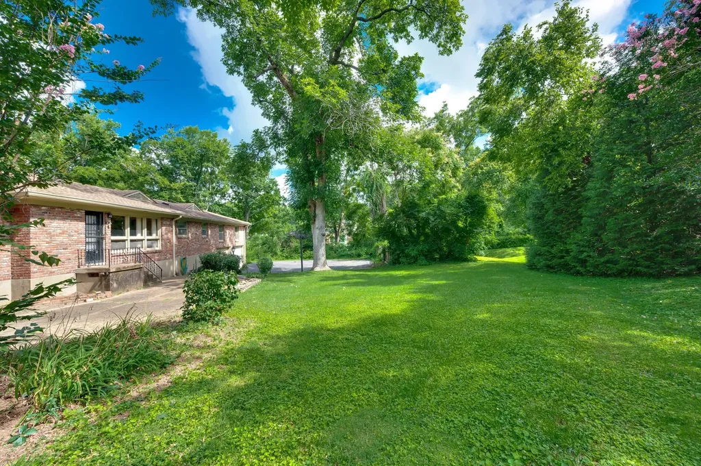 4422 Granny White Pike Nashville TN 37204