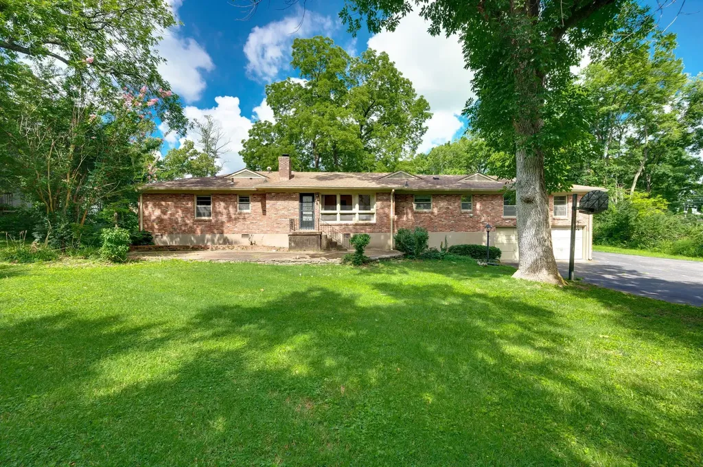 4422 Granny White Pike Nashville TN 37204