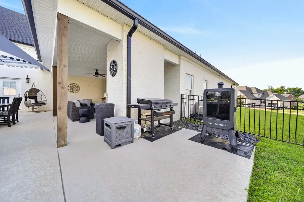 305 Fannis Circle Gallatin TN 37066