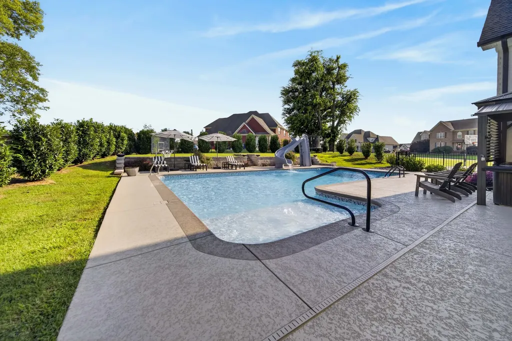 305 Fannis Circle Gallatin TN 37066