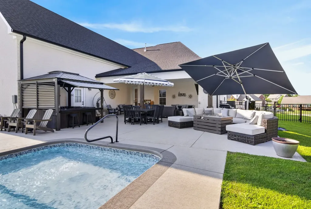 305 Fannis Circle Gallatin TN 37066