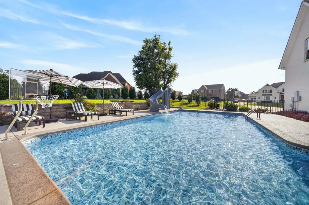 305 Fannis Circle Gallatin TN 37066