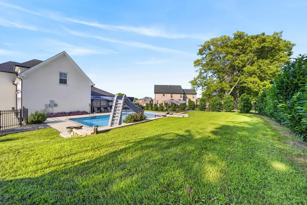 305 Fannis Circle Gallatin TN 37066