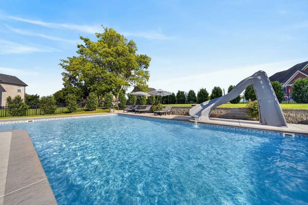 305 Fannis Circle Gallatin TN 37066