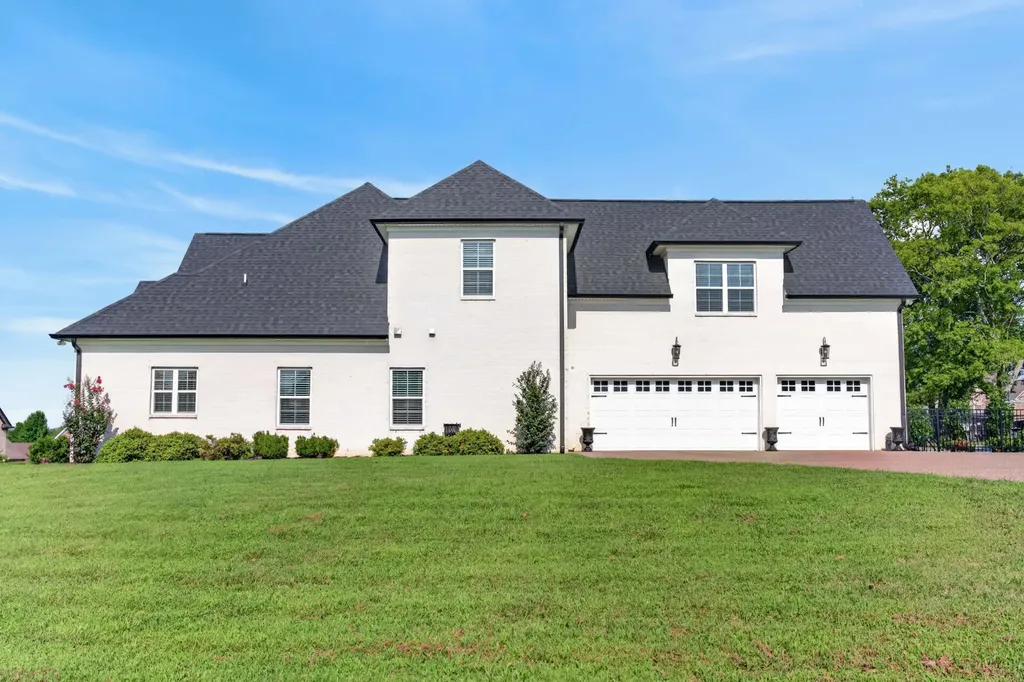305 Fannis Circle Gallatin TN 37066