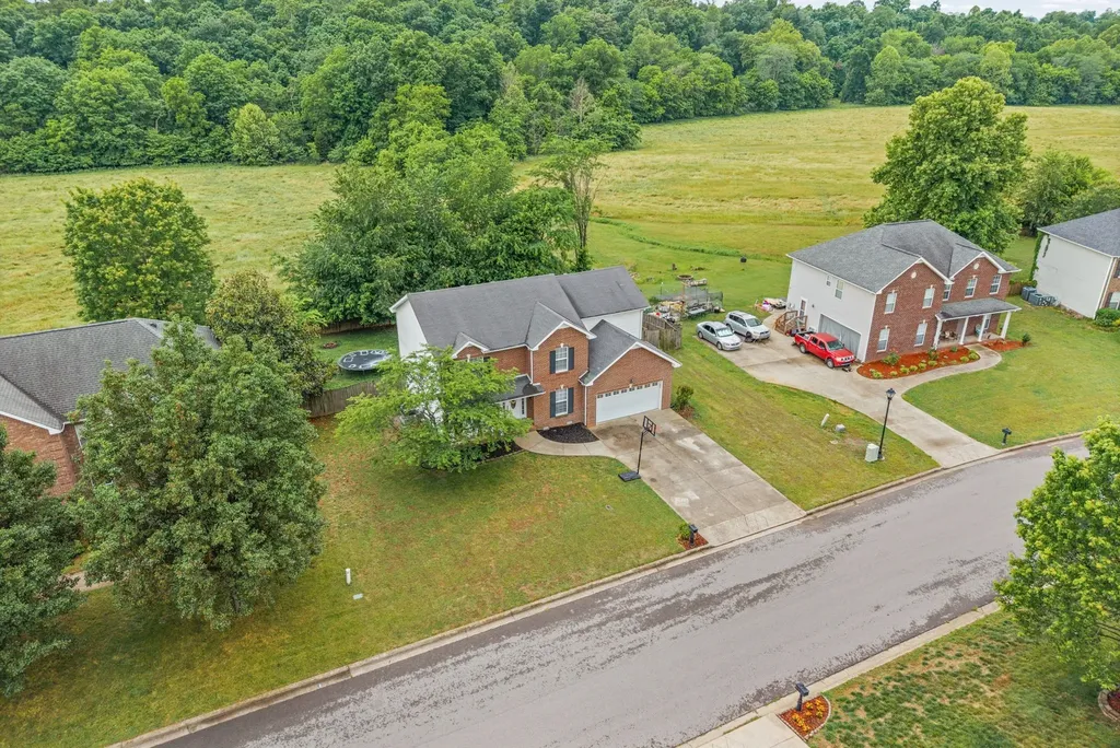 3368 Heatherwood Trace Clarksville TN 37040