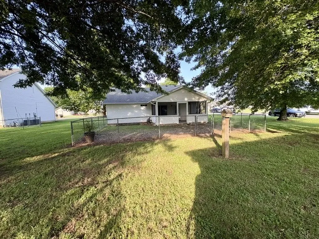 2828 Spring Meade Boulevard Columbia TN 38401