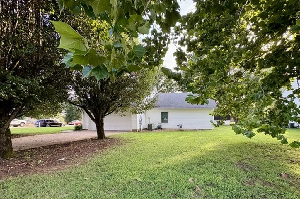 2828 Spring Meade Boulevard Columbia TN 38401