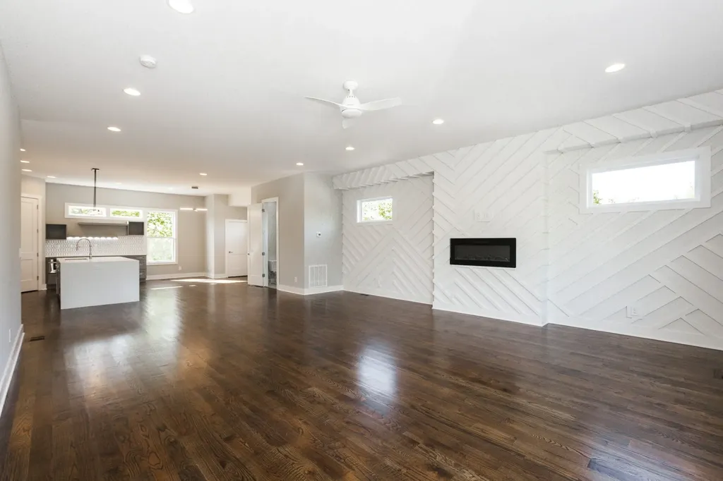 525B 31st Ave, N Nashville TN 37209