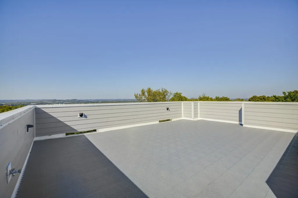 525B 31st Ave, N Nashville TN 37209