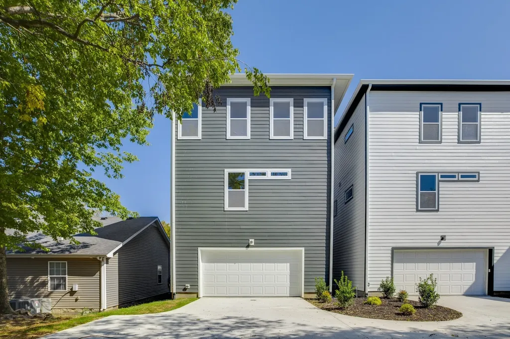525B 31st Ave, N Nashville TN 37209