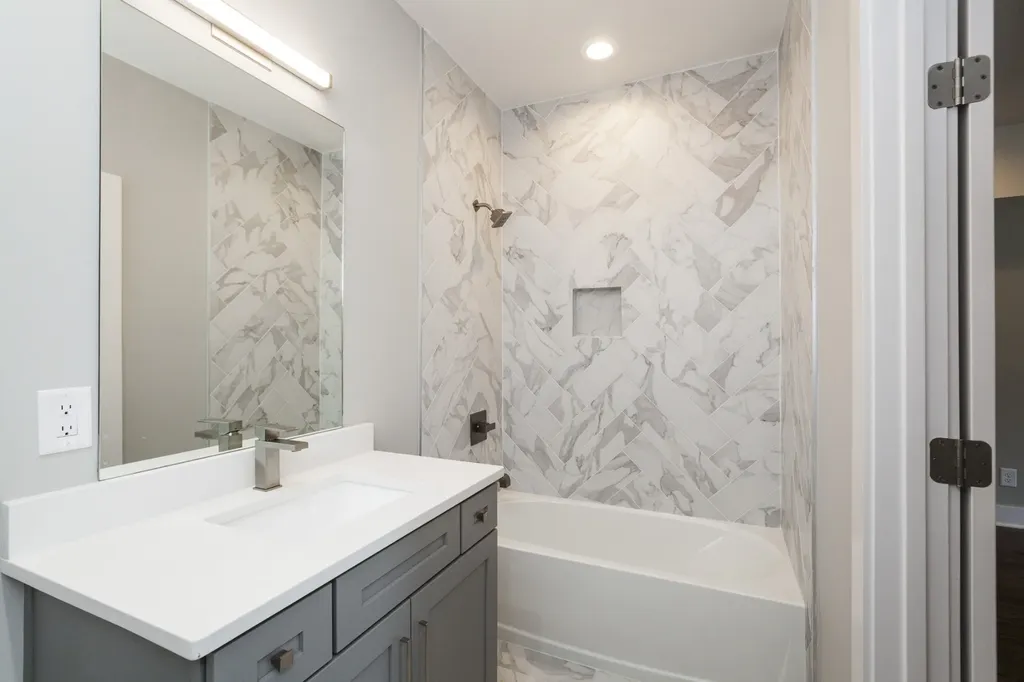 525B 31st Ave, N Nashville TN 37209