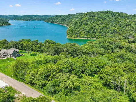 47 Harbor Court Silver Point TN 38582