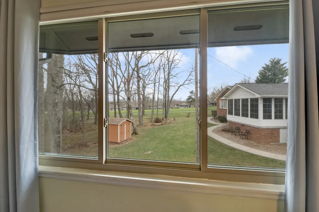 29 Sugarbush Lane Crossville TN 38558