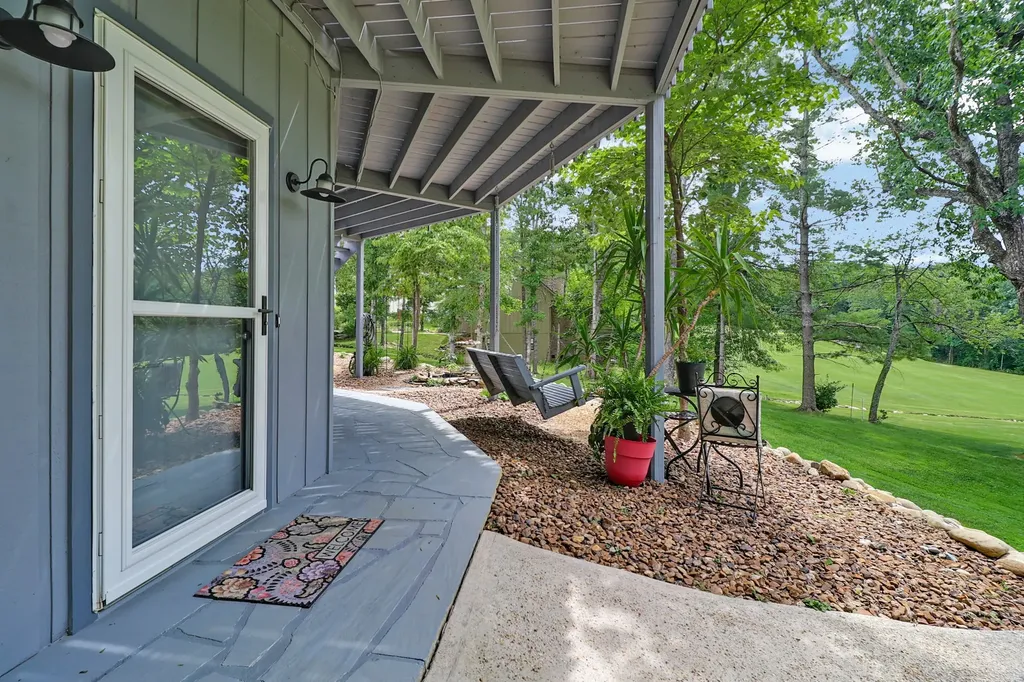 29 Sugarbush Lane Crossville TN 38558