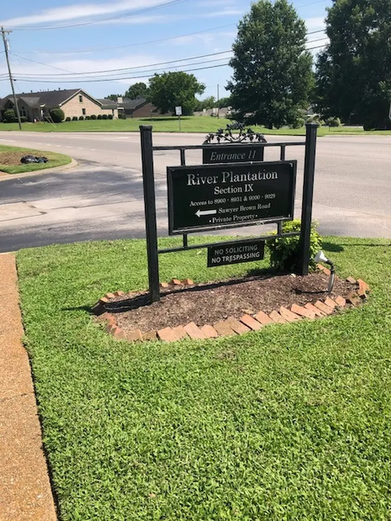 8916 Sawyer Brown Road Nashville TN 37221