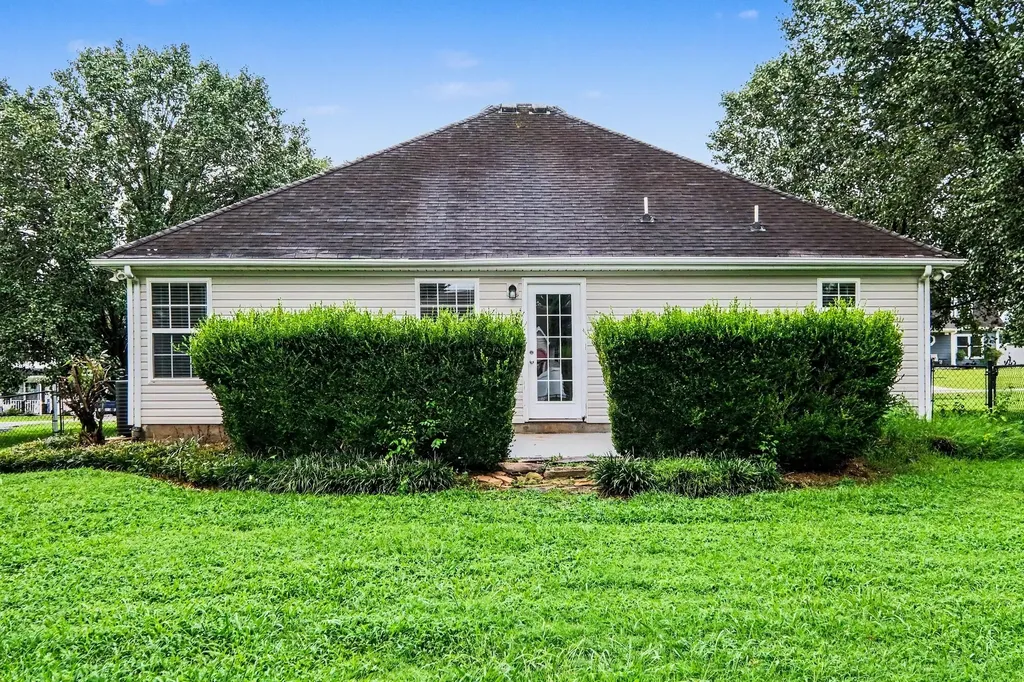 107 Breeze Drive Murfreesboro TN 37129