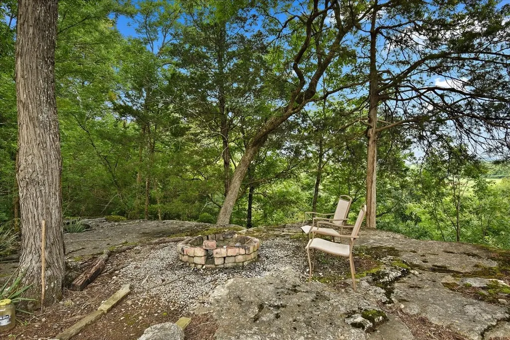 615 Narrows Road Shelbyville TN 37160