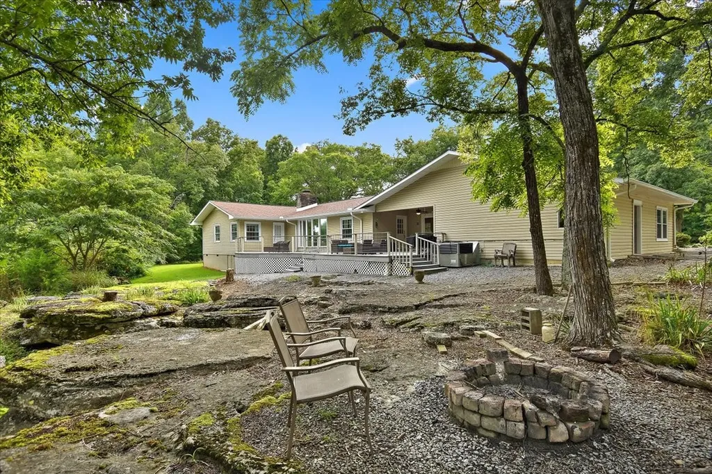 615 Narrows Road Shelbyville TN 37160