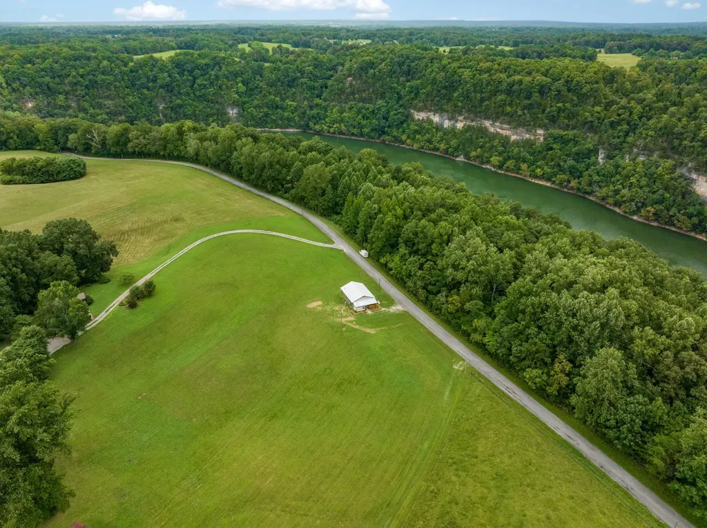 4895 Webbs Camp Road Walling TN 38587