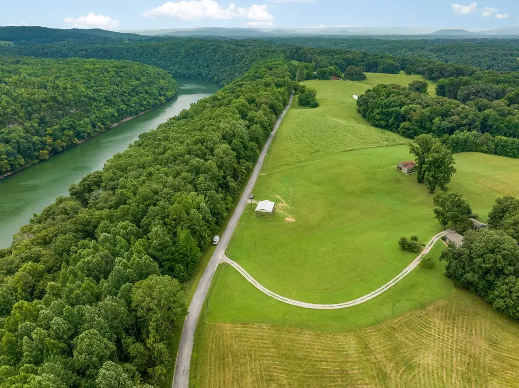 4895 Webbs Camp Road Walling TN 38587